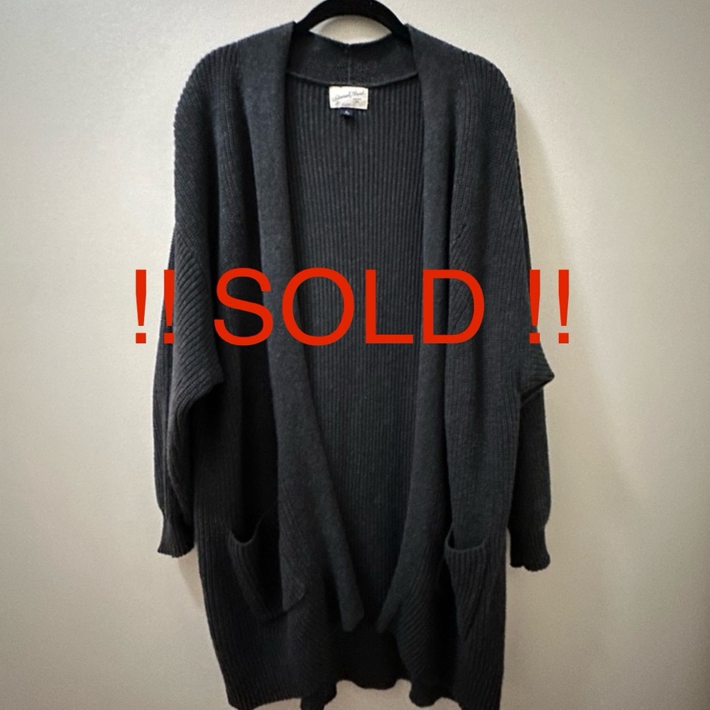 !! SOLD !! Dark Grey oversized knit cardigan with pockets #oversized #knitwear